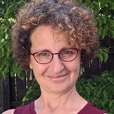 Mandy Simons's Instagram, Twitter & Facebook