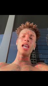 Who said romance was dead 🥰, (via: @Lizziemashal)