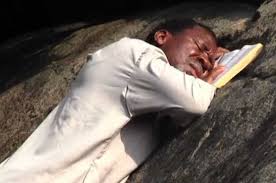 Aburi prayer mountains is a facility built on top of the aburi mountains for the purpose of prayer, meditation and fasting. Twitter Users React To Photos Video Of Prophet Tb Joshua Praying On A Mountain Against Coronavirus Religion Peacefmonline Com