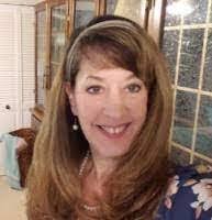 Leslie Walser's Instagram, Twitter & Facebook