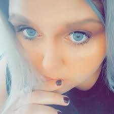 Toni Steele's Instagram, Twitter & Facebook