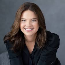 Amy Wilson's Instagram, Twitter & Facebook