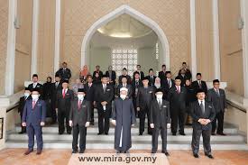 Semua mahkamah syariah wilayah persekutuan (mswp) beroperasi seperti biasa sepanjang tempoh perintah kawalan pergerakan bersyarat (pkpb) yang dikuatkuasakan di wilayah persekutuan kuala lumpur dan putrajaya, mulai hari ini hingga 27 oktober. Dr Zulkifli Mohamad Al Bakri On Twitter Yb Menteri Merasmikan Majlis Pentauliahan Peguam Syarie Wilayah Persekutuan Di Mahkamah Syariah Wilayah Persekutuan Https T Co Uihtcudbr0