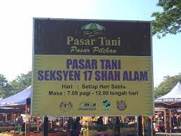 Banyak tempat makan baik mahal dan murah harganya. Facebook