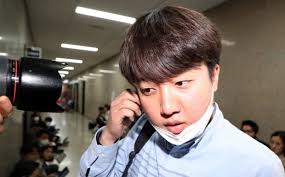 물론 이준석 동의 하에 만들어진 것. ì´ì¤€ì„ ì‚¬ì „íˆ¬í'œ ì¡°ìž'ì„¤ ì‚¬ì‹¤ì´ë©´ ì •ê³„ì€í‡´ í•œê²½ë‹·ì»´