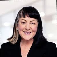 Kim Luke's Instagram, Twitter & Facebook