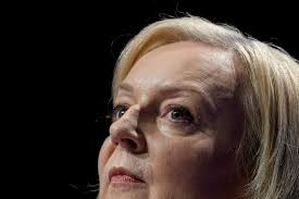 Threat to pensions as Jeremy Hunt tears up Liz Truss economic plans