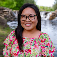 Hi guys, I'm Trang, a pharmacist, an amateur selftaught baker and a mom of  two.⁠ ⁠ Last year, I started packing lunches for my kiddos and I recently  discovered @omielifeinc products. We