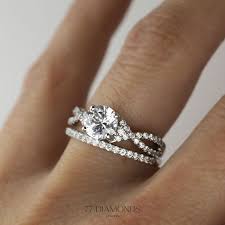 Take A Look At The Best Wedding Rings For Bride In The Photos Below And Get Ideas For Your Engagement Rings Twisted Wedding Rings Oval Wedding Rings Engagement