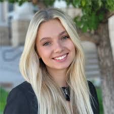 Madeline Belcher's Instagram, Twitter & Facebook