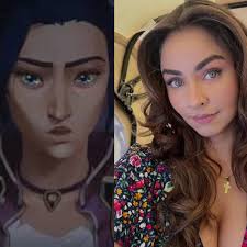 Claudia Martin como caitlyn