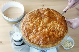 Galette Des Rois Toute En Originalite Galette Des Rois Galette Alimentation
