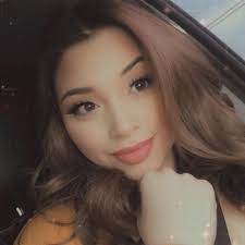 Lorna Briggs's Instagram, Twitter & Facebook