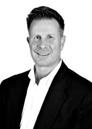 Todd Macomber's Instagram, Twitter & Facebook