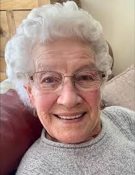 Annette Meikle's Instagram, Twitter & Facebook