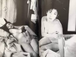 Amazon.co.jp: 古本 帯あり 写真集 Blueorest ブルーフォレスト 星遙子 星ようこ 撮影:落合遼一 女優 ドラマ 下着  セミヌード クリックポスト等 : おもちゃ