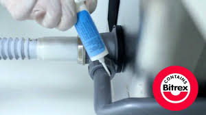 Insecticid impotriva gandacilor de bucatarie si a altor tipuri de insecte mici, cu seringa pentru dozare exacta a gelului, fara sa fie contact cu pielea. Maxforce Ic Gel Bayer Insecticid Gel Pentru Gandaci De Bucatarie Youtube