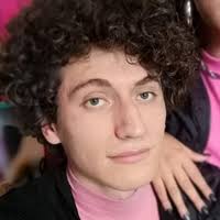 What do you think Alfredo Ponce de la Cruz (Alfrely)'s personality is?