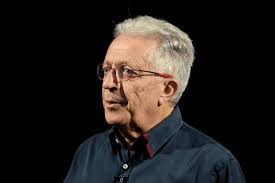 Monogamia é cômoda e barata, mas absolutamente frágil, diz sexólogo