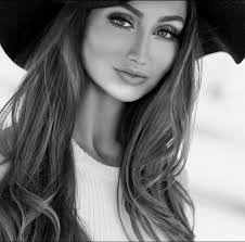 Barbara Helman's Instagram, Twitter & Facebook