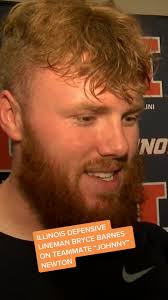 Illinois Defensive Lineman Bryce Barnes