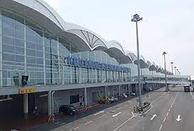 Hay siapa yg rindu medan atau bandara ini boleh liat vidio ini ya bandar udara internasional kualanamu (bahasa. Kualanamu International Airport Wikipedia