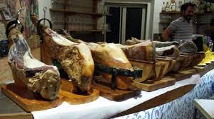 Piazza sant'agostino 14, 59100, prato italia +39 0574 24893 + aggiungi sito web + aggiungi orari. Selection Of Hams From Spain And Italy Picture Of A Casa Gori Prato Tripadvisor