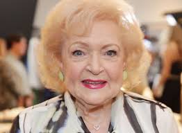 L'annuncio della morte è stato dato su twitter walter veltroni: Betty White Morta L Attrice 99enne Vincitrice Di Sette Emmy Awards Lega Nerd