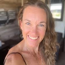 Melissa Lea's Instagram, Twitter & Facebook