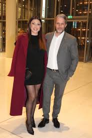 Ο ανδρέας καψάλης φέρεται να. Elena Paparizoy Andreas Kapsalhs Spania Dhmosia Emfanish Gia To Zeygari Znews