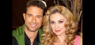 En medio de las diversas polémicas que han surgido por la serie biográfica de luis miguel, la actriz aracely arámbula reveló que actualmente tiene un nuevo novio. Novio De Aracely Arambula Dice Que Su Belleza Interior Supera La Exterior