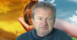 Karel cubeca vystudoval na univerzitě pedagogiku a dodnes patří mezi jeho největší koníčky práce se studenty. Karel Kostka Cubeca Blog Nakladatelstvi Alpress