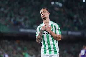 "Very sad moment" - Player in tears as he reacts to blow months after Manchester United exit