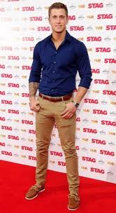 Khaki Pants Outfits 20 Ideas What To Wear With Men S Khaki Pants Mens Casual Outfits Mens Fashion Casual Men Casual
