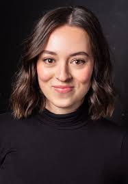 Ella Le's Instagram, Twitter & Facebook