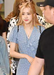 Most of the time lisas outfits contain two or more statement pieces like a really daring but fashionable cut jeans or combining pieces with certainly different styles. Blackpink Rose S Fashion Look At Incheon Airport On June 16 2019 Codipop