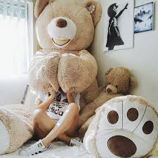 Big Teddy Bear Who Wouldn T Want One To Cuddle With Peluche Grande Urso De Pelucia Urso De Pelucia Gigante