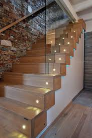 Garde Corps Verre Sur Escalier Sur Mesure Avec Double Marches Decouvrez Tous Les Gardes Corps De Passi Amenagement Escalier Escalier Design Eclairage Escalier