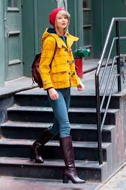 Taylor Swift Brightens Up A Dreary Winter Day With Lots And Lots Of Color Taylor Swift Outfits Taylor Swift Street Style Taylor Swift Outfits Casual