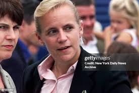 384 photos et images haute résolution de Dick Wall