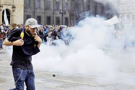 Gobierno se refiere a la posibilidad de fijar un toque de queda en bogotá luego de los desmanes por la muerte de javier ordóñez. Decretan Toque De Queda En Bogota