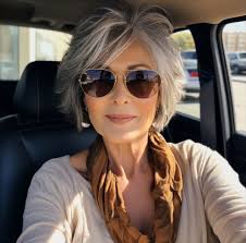 Joanne Yoder (jojoyomek)