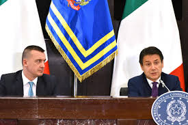 Il rapporto con giuseppe conte è solido. L Incredibile Commedia Di Conte E Casalino Vittime Del Loro Stesso Spin Linkiesta It