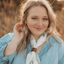 Suzanne Tatum's Instagram, Twitter & Facebook