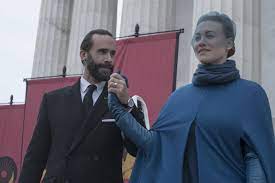 Mother & daughter | the handmaid's tale s02. The Handmaid S Tale La Saison 3 Renouvelle T Elle Le Prodige Fou De Ses Debuts