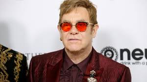 Elton John stopper med at turnere