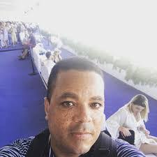 Eric Carre's Instagram, Twitter & Facebook