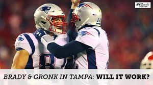 (born may 3, 1997) is an american football quarterback for the washington redskins of the national football league (nfl). Redskins Qb Dwayne Haskins Has Mural Of Him And Tom Brady In His House Rsn