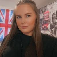 Amanda Vallery's Instagram, Twitter & Facebook