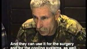 Thom karremans in 1995 colonel thomas jakob peter karremans (born 29 december 1948) was the commander of dutchbat troops in srebrenica at the time of the srebrenica massacre during bosnian war. Srebrenica 1995 Eine Zusammenfassung Und Eine Meinung Talha Sariyurek